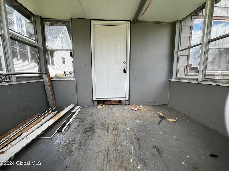 2nd image of 14-16 Potter Street