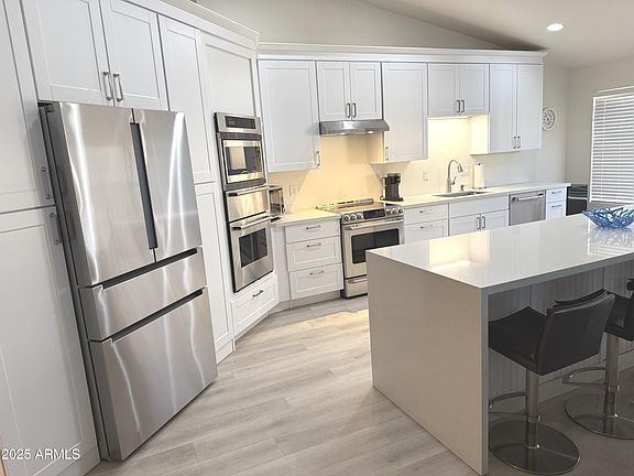 3rd image of 9130 E ROSEMONTE Drive