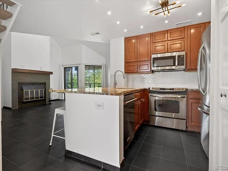 826 S Vance St #C — Photo 8