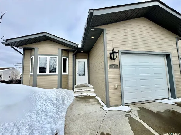 UNIT 9-550 Southwood DRIVE, Prince Albert, SK S6V 4T9