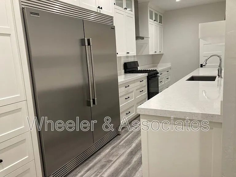 1928 Endicott Cir — Photo 5