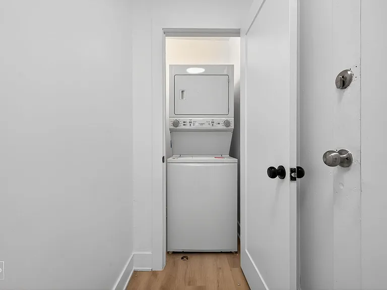 6310 N Artesian — Photo 39