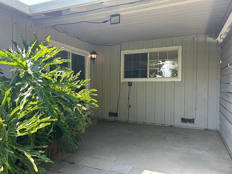 184 Globe Ave — Photo 18