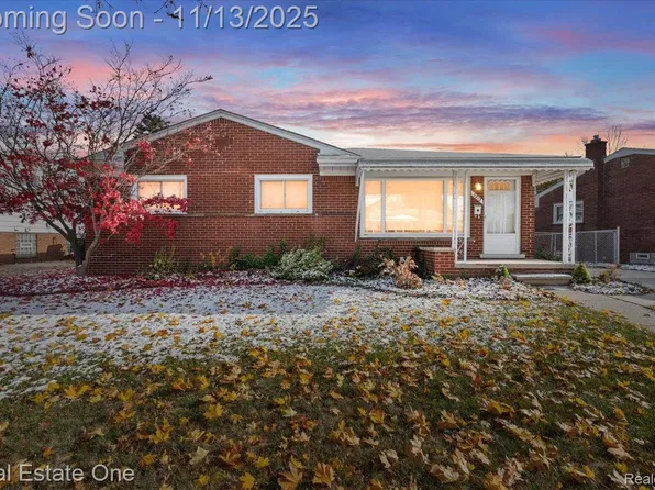 3813 Syckelmoore St, Trenton, MI 48183