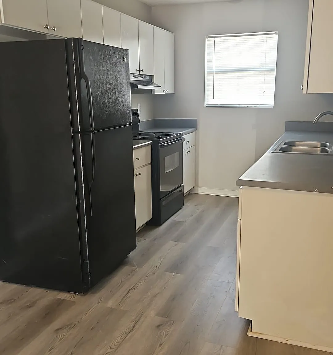 2 bed, 1.5 bath, 1200 sqft, $1,100 — Photo 1