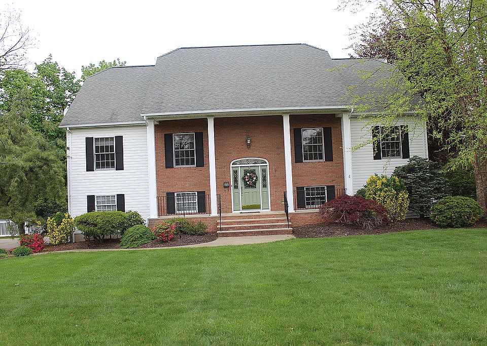 1st image of 9 Ryan Ln