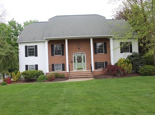 9 Ryan Ln, Pompton Plains, NJ 07444