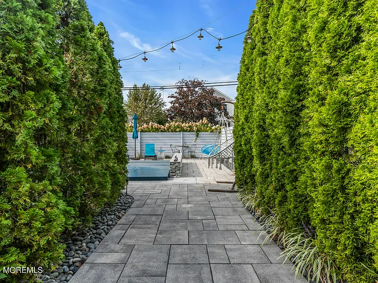 67 N Farragut Ave — Photo 49