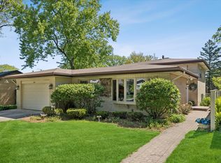 827 N Douglas Ave, Arlington Heights, IL 60004