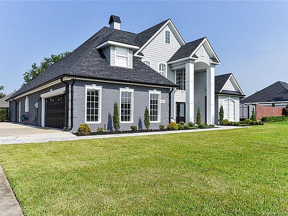 2nd image of 4924 Opal Dr