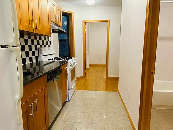 2nd image of 183 Mott St APT 3D