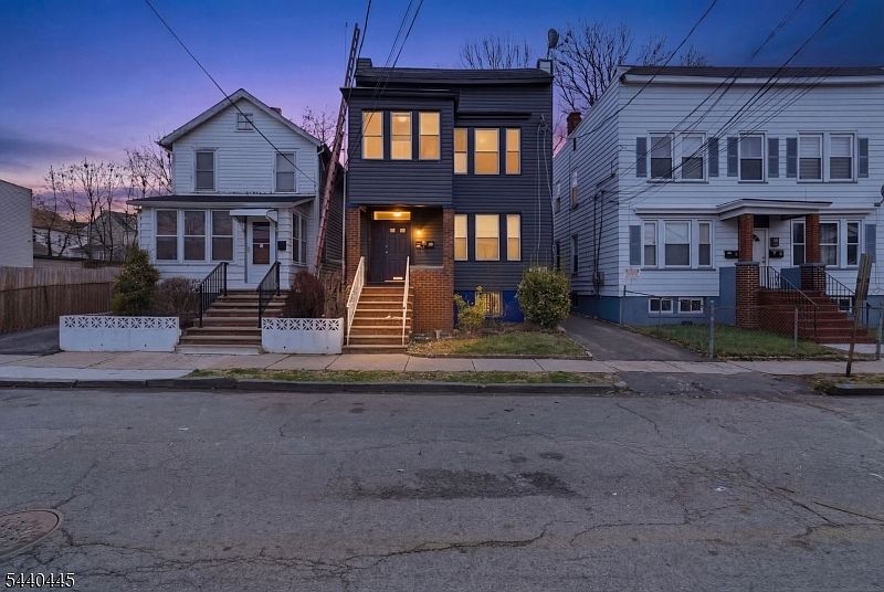 1st image of 76 Grace St