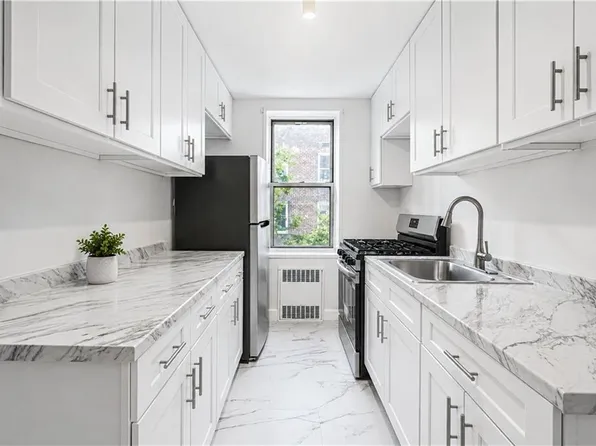 221 McDonald Ave E #5G, Brooklyn, NY 11218