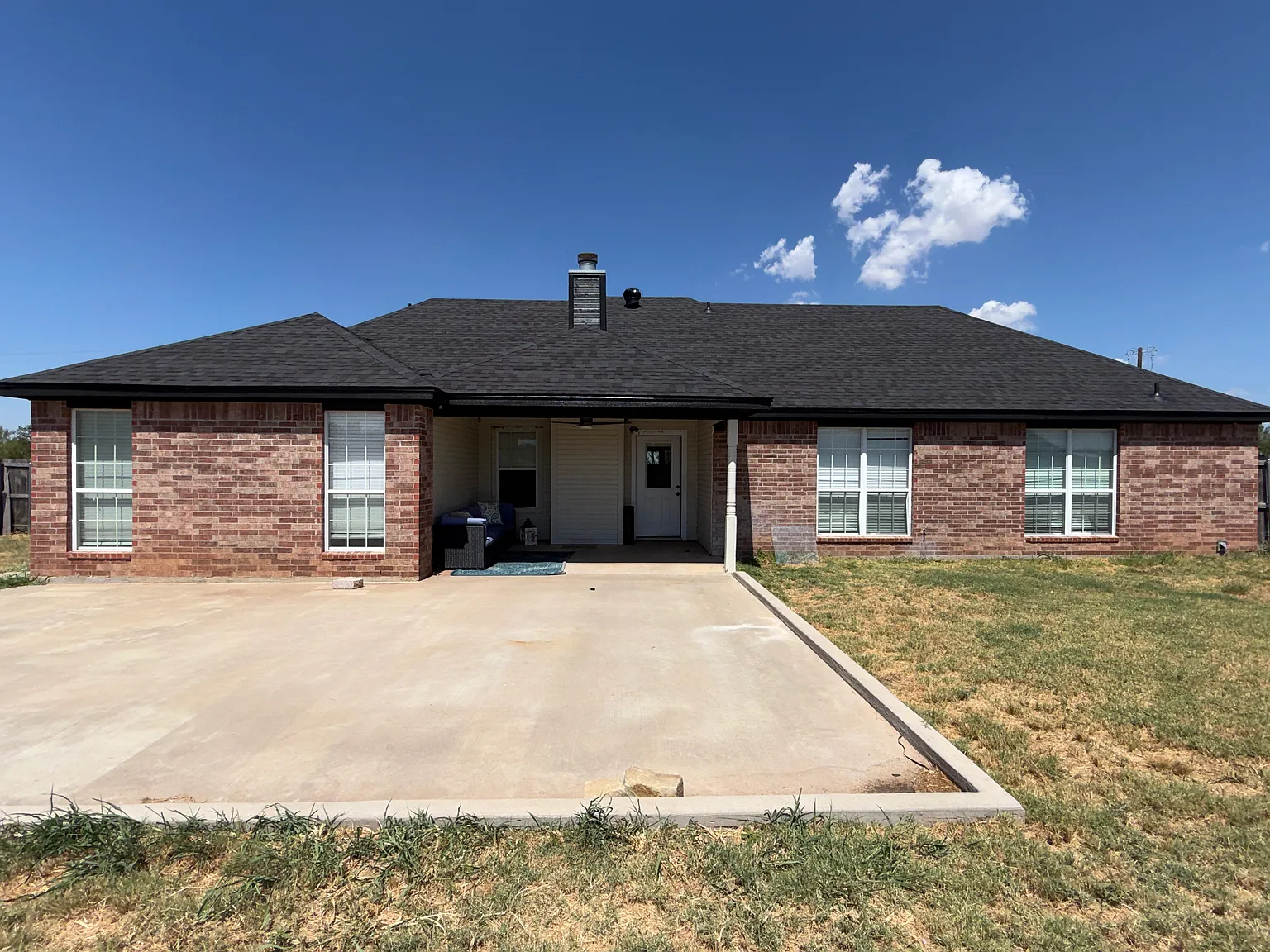 4 bed, 1749 sqft, $3,495 — Photo 2
