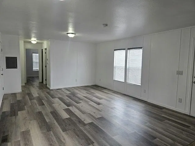 2 bed, 1056 sqft, $1,700 — Photo 2