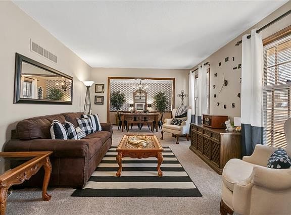 3rd image of 8921 Booth Ave
