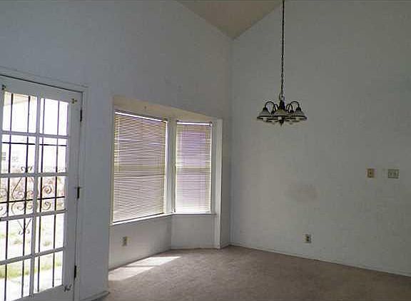 5th image of 220 Cutlass Dr