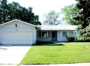 209 Parkchester Rd, Elk Grove Village, IL 60007