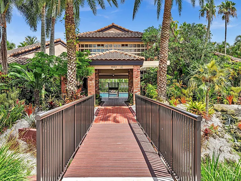 10310 Santiago St — Photo 65