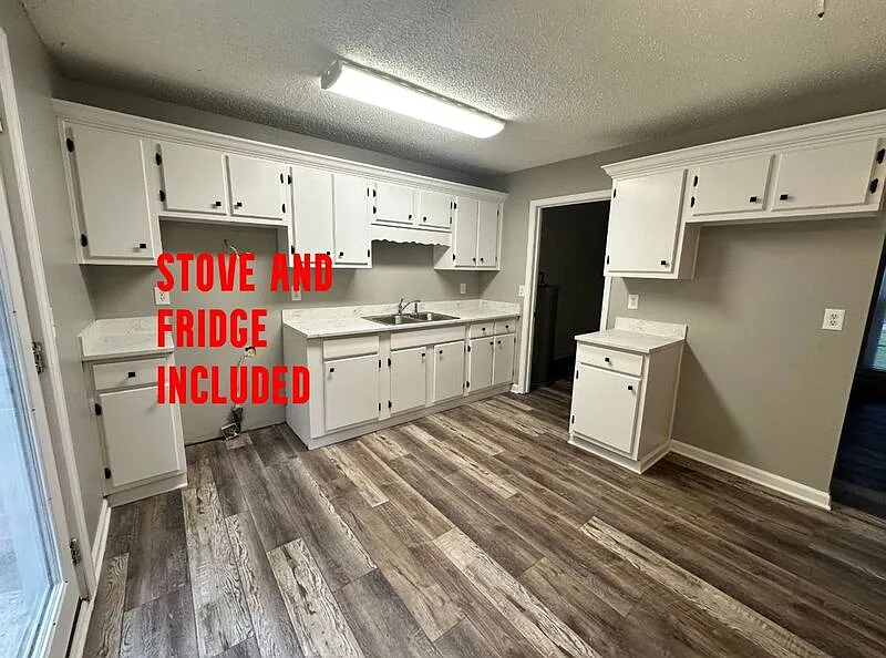 3 bed, 1.0 bath, 1030 sqft, $1,400 — Photo 3