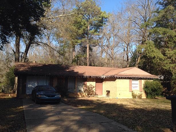 1st image of 2400 Birch Dr