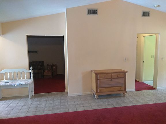 4th image of 10502 Newbury Ct