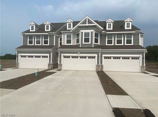 682 Harbour Town Ct, Avon Lake, OH 44012