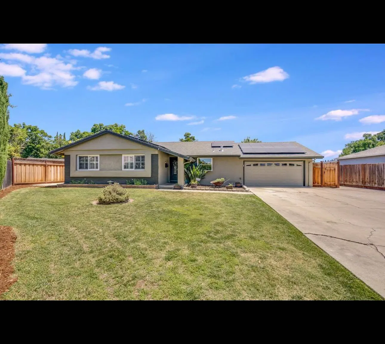3 bed, 1313 sqft, $4,100 — Photo 4