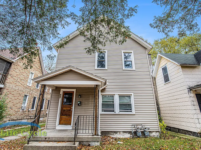 940 McReynolds Ave NW #2 — Photo 1