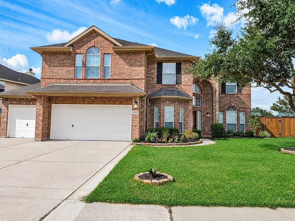 21415 Sierra Bend Dr