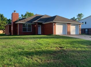 507 Camellia Dr #A, Bentonville, AR 72712