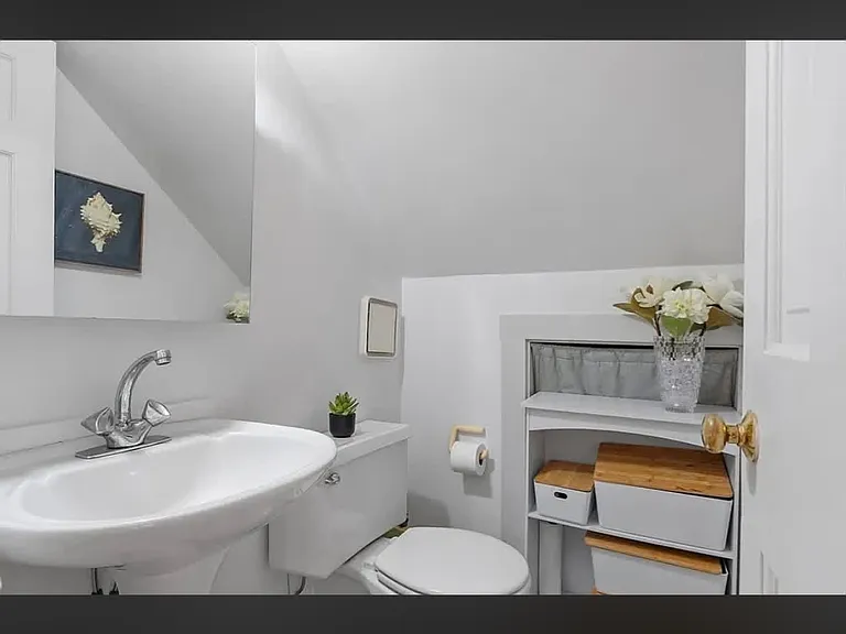 19 Franklin St #2 — Photo 3