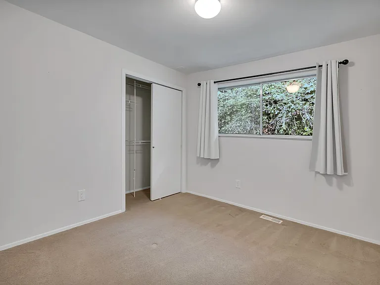 1058 California Ln SW — Photo 14