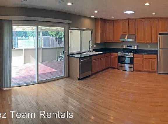 3rd image of 277 Vineyard Dr