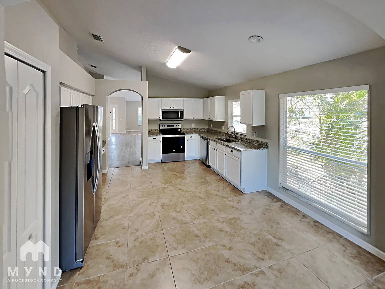 4 bed, 2.0 bath, 1936 sqft, $2,445 — Photo 3