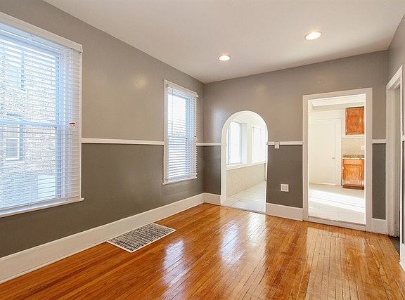 3rd image of 7210 S Langley Ave