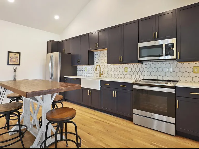 70 Lucy St SE — Photo 5