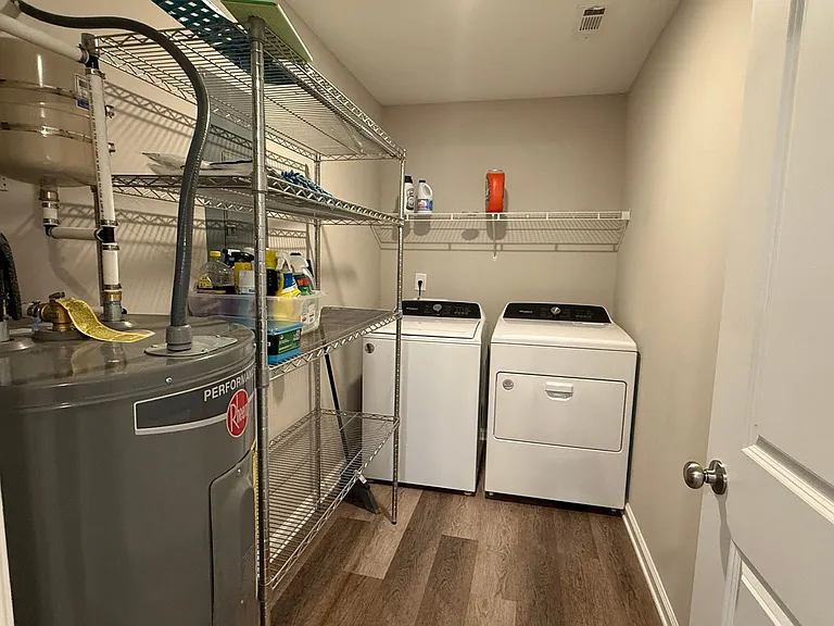 4 Poinsetta Dr NE — Photo 15