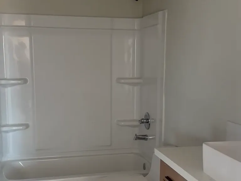 11177 Cottonwood Ave — Photo 3