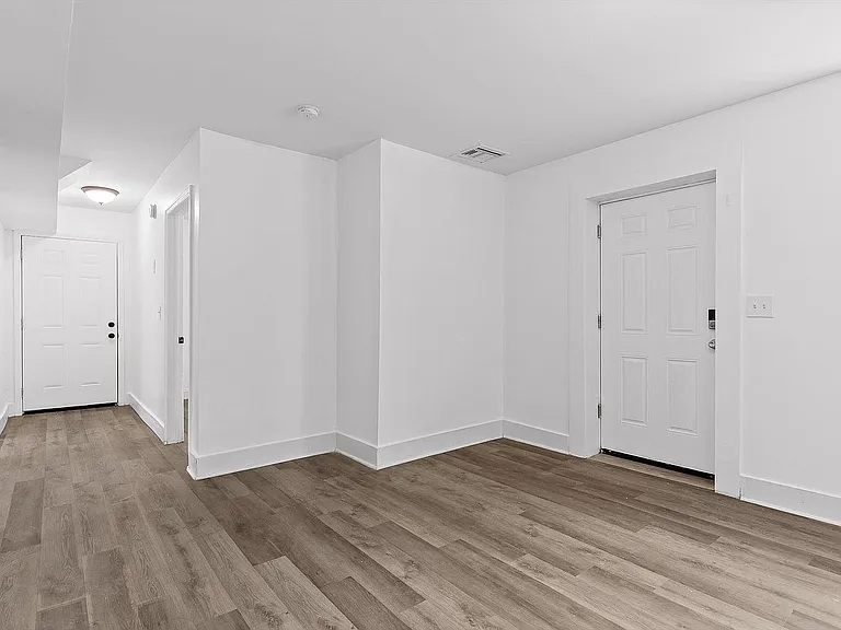 200 S Aster Ave #C — Photo 19