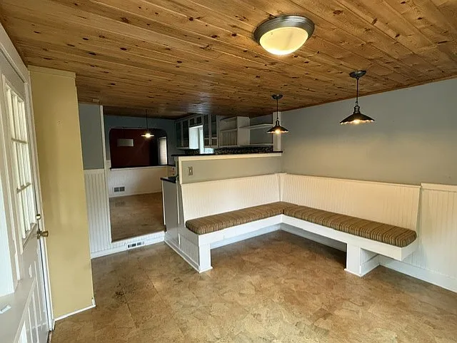 1226 W Prospect Rd — Photo 10
