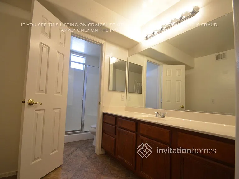 5605 S 51st Dr — Photo 9