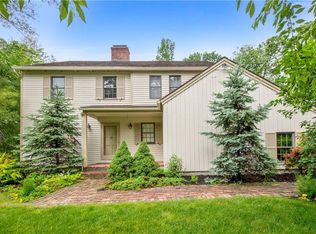 27 Hunt Farm Rd, Waccabuc, NY 10597