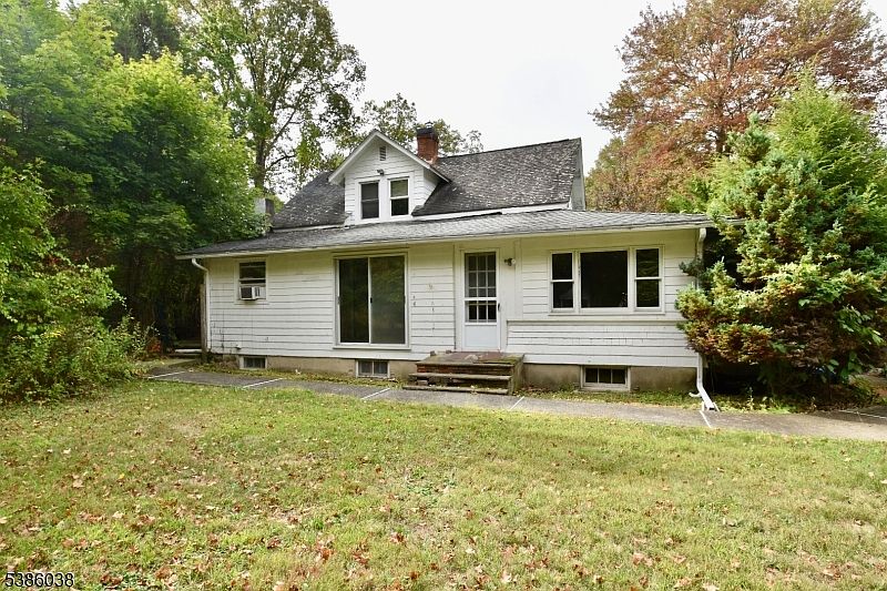 1st image of 29 Moosepac Ln