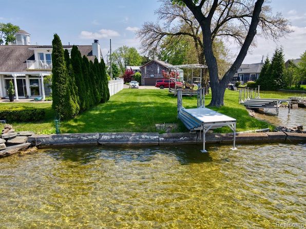 On Elizabeth Lake - Waterford MI Real Estate - 5 Homes For Sale | Zillow