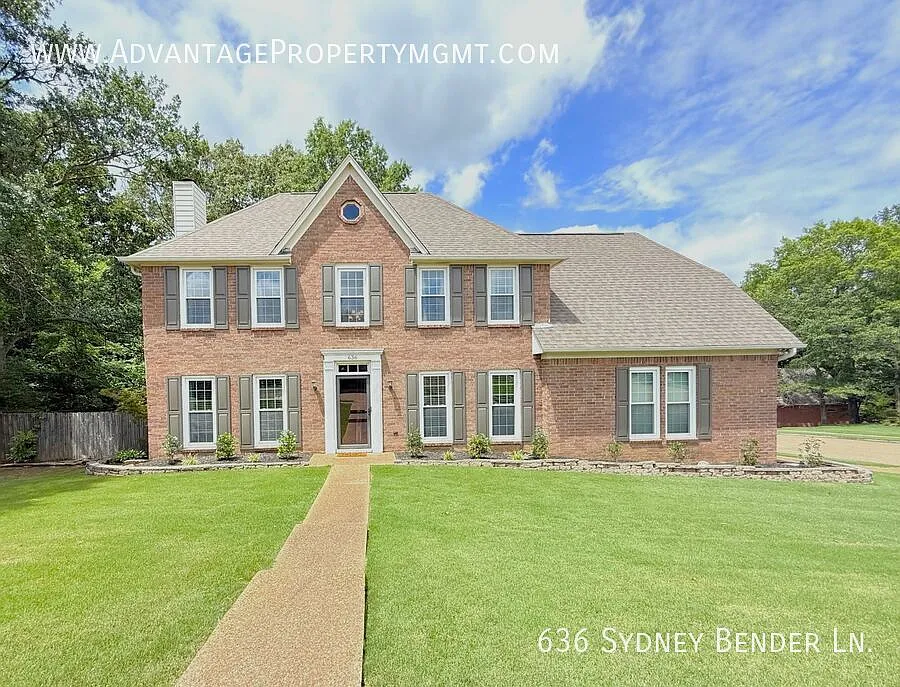 Beautiful Family Home in Collierville - 636 Sydney Bender Ln. — Photo 2