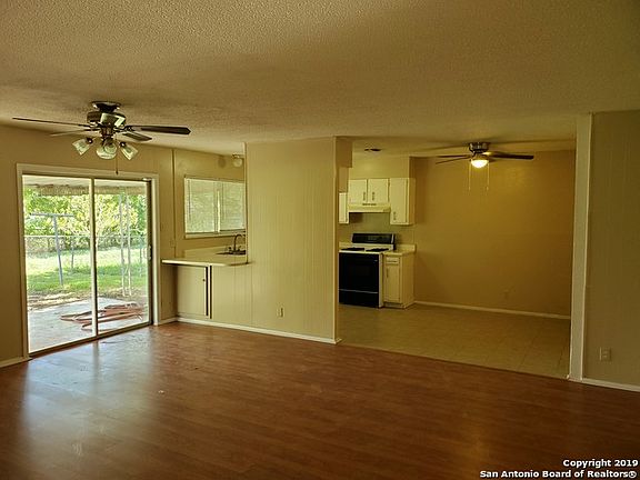 2nd image of 509 Willow Dr