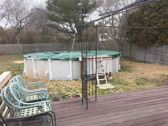 DECK & FENCED BACKYARD