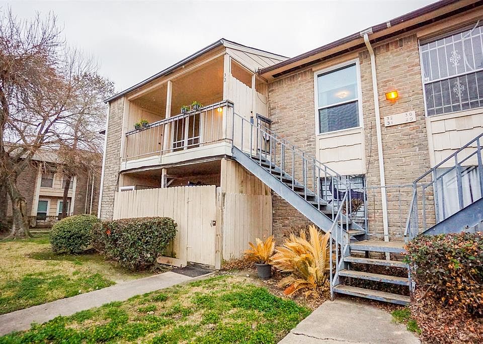 1st image of 8201 Richmond Ave APT 32