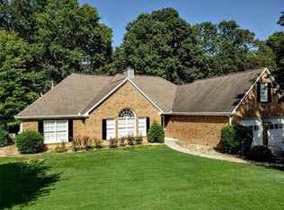 3220 Lakecrest Dr, Dacula, GA 30019